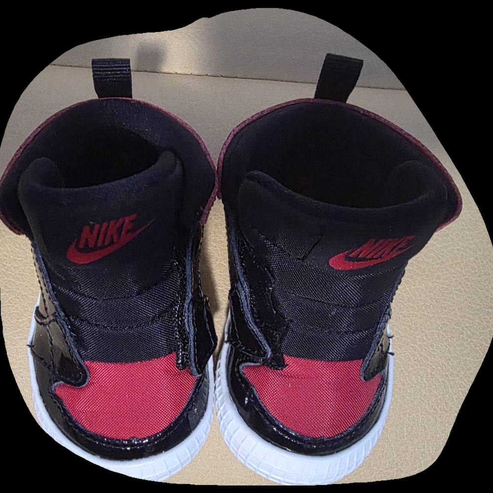 ​Jordan 1 Crib Bootie Black/Varsity Red-White - Size 3c - Picture 7 of 8